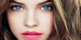 We fully believe that light brown hair is magic—it complements anyone and everyone. Best Makeup For Pale Skin Blue Eyes And Brown Hair Saubhaya Makeup