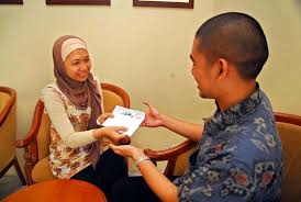 Isteri tidak diwajibkan untuk bekerja tetapi lebih diutamakan untuk mengurus rumah tangga karena disinilah peran utama b. Hak Istri Atas Nafkah Suami Dalam Perspektif Empat Mazhab Republika Online