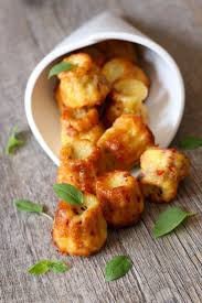 Canneles Sales Aux Tomates Sechees Jambon Origan Gruyere Les Delices De Marina Recettes De Cuisine Recette Cuisine
