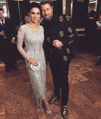 Feb 23, 2018 · botezatu alexandru sebastian. CÄtÄlin Botezatu Cucerit De Adelina PestriÈu La Premiera Filmului Octav Cum Èi A FÄcut ApariÈia Frumoasa BrunetÄ Flash News Stiri Vedete Si Evenimente Viva Ro