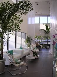 Vip boca raton salon, providing hair cutting, styling, and coloring services. Boca Raton Hairstylist Is Transported To Extreme Opposite In Hair Salon Swap For Split Ends Style Network S New Reality Tv Series