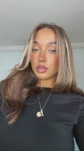 Ellison Wright (@elliefaye29)