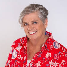 Rena Mathews's Instagram, Twitter & Facebook