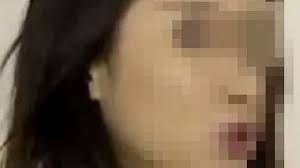 U njohën me shkuesi, djali largohet nga restoranti kur takon vajzën për  herë të parë dhe përfundon në gjyq