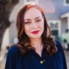 Naomi Swenson's Instagram, Twitter & Facebook