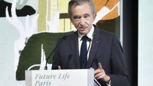 Lvmh moët hennessy louis vuitton ,1 commonly known as lvmh, is a french multinational corporation and conglomerate specializing in luxury goods, headquartered in paris, france.3 the. Lvmh Ceo Bernard Arnault Greta Thunberg Demoralisiert Die Jugend