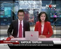 Pastikan kita membawakan berita hangat yang pembawa acara berita juga harus komunikatif dengan reporter di lokasi kejadian agar dapat. Presenter Berita Kok Lucu Part 2 Kompasiana Com