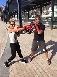 Carmen geiss tv star, fitness trainer and miss fitness 1982 for me the easymotionskin is a very attractive and dynamic addition to my own kibootan® programme. Carmen Geiss Extremer Diat Und Fitnesstick Kurier At