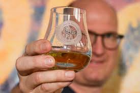 ▷ Destillerie Farthofer beeindruckt mit neuer Produktion