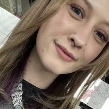 Gabrielle Schell's Instagram, Twitter & Facebook