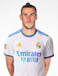 Он играет на позиции правый вингер. Gareth Bale Official Website Real Madrid Cf