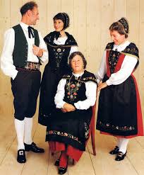 Traditional Italian Clothing Italian Outfits Folk Clothing Italian Traditional Dress