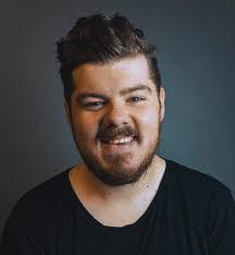 Connie Maxwell's Instagram, Twitter & Facebook