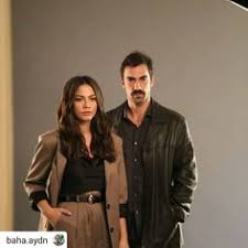 Zeynep'in annesi ise eşini terk edemeyen, ona muhtaç bir kadındır. 35 Dogdugun Ev Kaderindir Ideas Turkish Actors Sanem Drama Tv Series