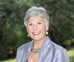 Kissing Kin: A great romantic read with a work romance thrown in!