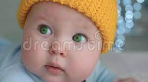 Bebe Com Olhos Verdes Video Estoque Video De Retrato 113307317