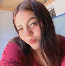 Evelýn Magallanes updated her profile picture.