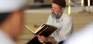 İtikaf kelimesinin sözlük anlamına baktığımızda 'hapsetmek, alıkoymak, bir yere yerleşmek, bir yere bağlanıp kalmak anlamına gelen akf… Itikaf Nedir Nasil Yapilir Itikaf Ne Demek Itikaf Ne Zaman