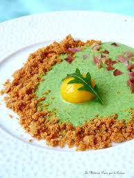 Oeuf Confit Au Froid Creme De Roquette Et Crumble De Parmesan La Medecine Passe Par La Cuisine En 2020 Confit Alimentation Crumble