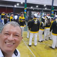 Na caminhada da vida, encontramos pessoas boas, legais, importantes,  marcantes, inesquecíveis... ou simplesmente Cleuton Melo e Helen Basso.  Duas figuras únicas, com personalidades bem diferentes, mas igualmente  especiais. Tive o privilégio de