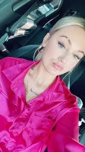 Kaylee Barton's Instagram, Twitter & Facebook