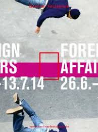 Le coeur de d'artagnan nageait dans l'ivresse, il marchait entre athos et porthos en les étreignant tendrement. Kultura Extra Das Online Magazin