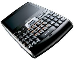 Energizer Hardcase H241 vs. LG GW550 ...