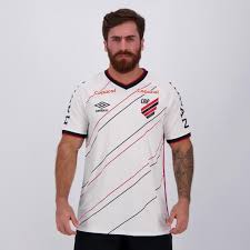 Jogador de basquetebol feliz isolado no branco. Camisa Umbro Athletico Paranaense Ii 2020 Jogador Branco Netshoes