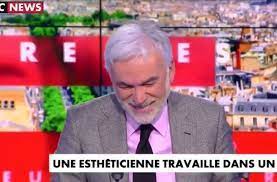 Cnews (l'heure des pros), rtl (les journaliste. Cnews L Hilarite De Pascal Praud Provoque La Colere Des Internautes Video