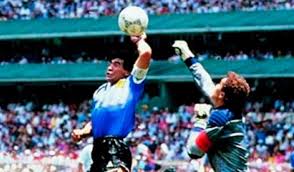 Si bien en el momento muchos locutores coincidieron en la apreciación. 30 Anos De La Mano De Dios El Polemico Gol De Maradona Los Tiempos