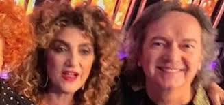 Età, altezza, peso, marito e figli della cantante di 'montagne verdi' anche anche marcella bella stasera sarà tra gli ospiti di serena rossi nella seconda puntata di canzone marcella bella, tutto sulla sua vita privata: Red Canzian E Marcella Bella Sono Stati Insieme Donne Magazine