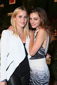 Claire Holt - Wikipedia