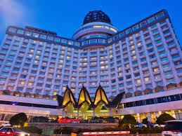Stay at a genting resort high thousands of feet above sea level and enjoy a vacation in this premier hilltop destination. Resorts World Genting Genting Grand Room Reviews Photos Genting Highlands 2021 Deals Price Trip Com
