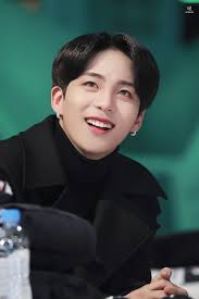 Pin By Lucia Mo On Ateez Kpop Idol Kpop Gummy Smile