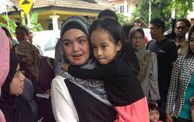 Anak yatim adalah anak yang ditinggal meninggal ayahnya ketika belum dewasa. Siti Nurhaliza Perjelaskan Isu Ambil Anak Angkat