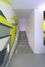 Treppenhaus Renovieren Und Mal Anders Gestalten Treppenhaus Renovieren Treppe Haus Treppenhaus Streichen
