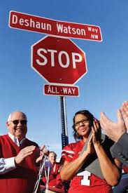 Feds say 'Deshaun Watson Way street sign can't be red