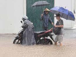 Three killed after 'absolutely terrifying' Typhoon Kajiki lashes Vietnam |  Climate Crisis News | Al Jazeera