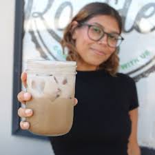 Maple Pumpkin Chai topped with Brown Sugar Cinnamon Cold foam🧡 Now that  sounds like our golden fall chai🍁🍁 Come try it!!