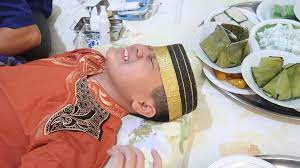 Makanan khas banten yang enak ini biasanya dijual dengan harga rp30.000 atau lebih untuk satu porsinya (berisi 10 tusuk per porsi). Streaming Nangis Sakit Saat Di Sunat Vidio