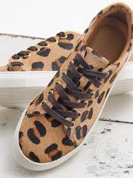 Chaussure de sport à son origine, la basket est désormais plébiscitée par les passionnées de mode qui aiment la porter au quotidien. Chaussures Femme Bottines Femme Escarpins Baskets Femme Cyrillus