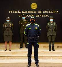 Publicado por blog de humor el. Policia Presenta Nuevos Uniformes Para Mujeres Y Hombres