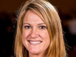 Gina Bates's Instagram, Twitter & Facebook