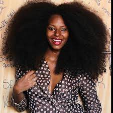 Hair colour for dark skin: L U C I A N A T A V This Isfrizzy Hair Long Kinky Hair Black Girls With Long Hair Dark Skin With Long Hair Beautiful Brown Skin