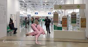 Constanța îți oferă o gamă variată de magazine de haine, încălțăminte și accesorii unice în zonă. Miracol In Noua Farmacie Tei Din Vivo O BÄbuÈÄ S A Vindecat De Trei Boli DupÄ Ce S A Plimbat DouÄ Ore Printre Rafturi ConstanÈa De Azi