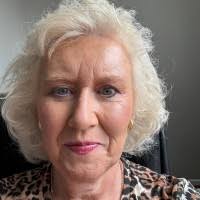 100+ perfiles de «Silke»