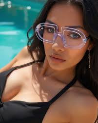 HEED NYC is coming to PUERTO RICO See the amazing combination of HEED NYC  EYEWEAR + FERNANDO CHANG HAND BAGS @fernandochanghandbags ↔️  @yelitzavillafaneatelier @rfittingroom 🔗 @mariavazquezstyle  #puertorico🇵🇷 #takeheednyc #heedworldwide ...