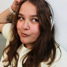 I love how Anika just dipped out this episode. Once she got to Cousins and  heard Belly's body count only consisted of two brother's she said call me  if you need me