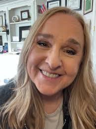 Wendy Outland's Instagram, Twitter & Facebook