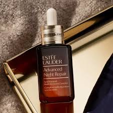 Advanced night repair was launched in 2009 and the new formula contained chronolux technology which estée lauder says supports the skins natural repair processes to help reduce the signs of aging, such as fine lines. Mini Advanced Night Repair Synchronized Multi Recovery Complex Estee Lauder Sephora